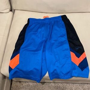 Men’s Nike Basketball Shorts size L